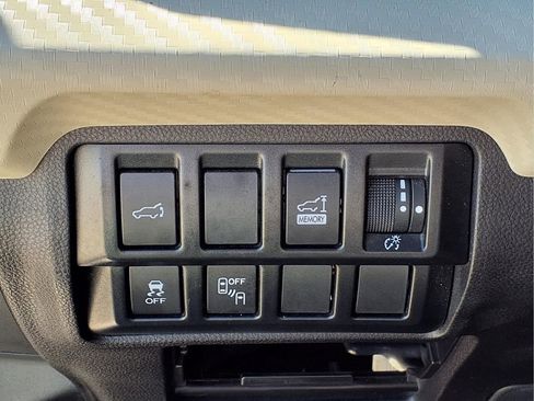 Used 2019 Subaru Ascent Premium AWD/4WD image 18