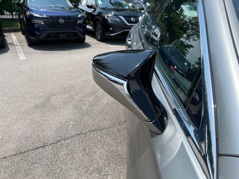 Used 2023 Lexus LS 500 F Sport w/ Cold Weather Package (CK) RWD image 40