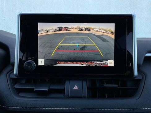 Used 2025 Toyota RAV4 XLE image 32