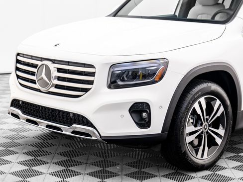 New 2025 Mercedes-Benz GLB 250 4MATIC image 34