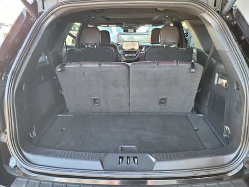 Used 2025 Ford Explorer Platinum w/ LUX Leather Package image 29
