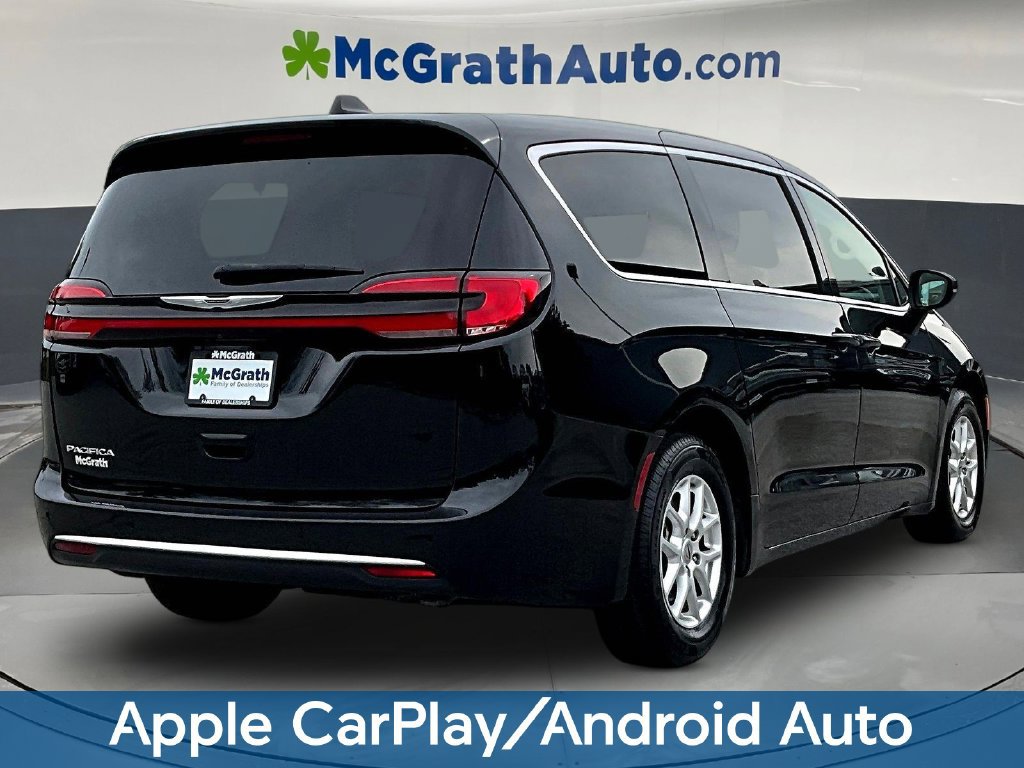 Used 2023 Chrysler Pacifica Touring-L FWD image 8