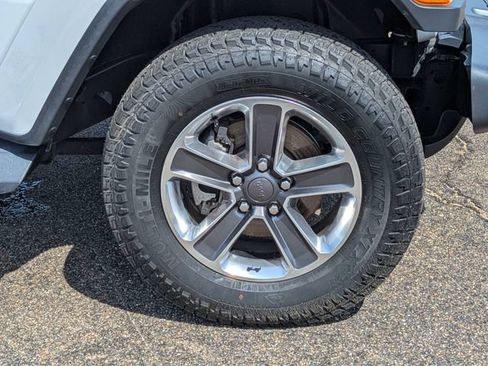 Used 2019 Jeep Wrangler Unlimited Sahara AWD/4WD image 11