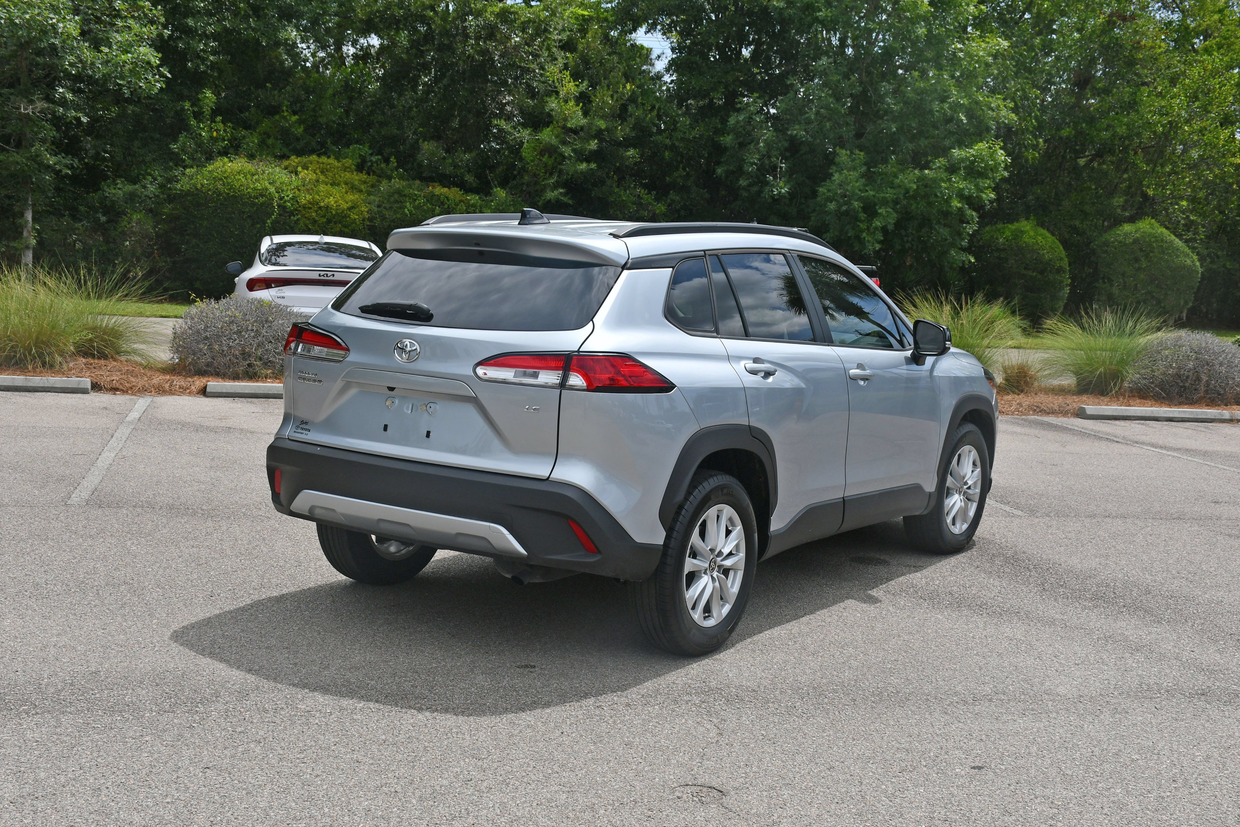 Certified 2025 Toyota Corolla Cross LE w/ Moonroof Package FWD image 3