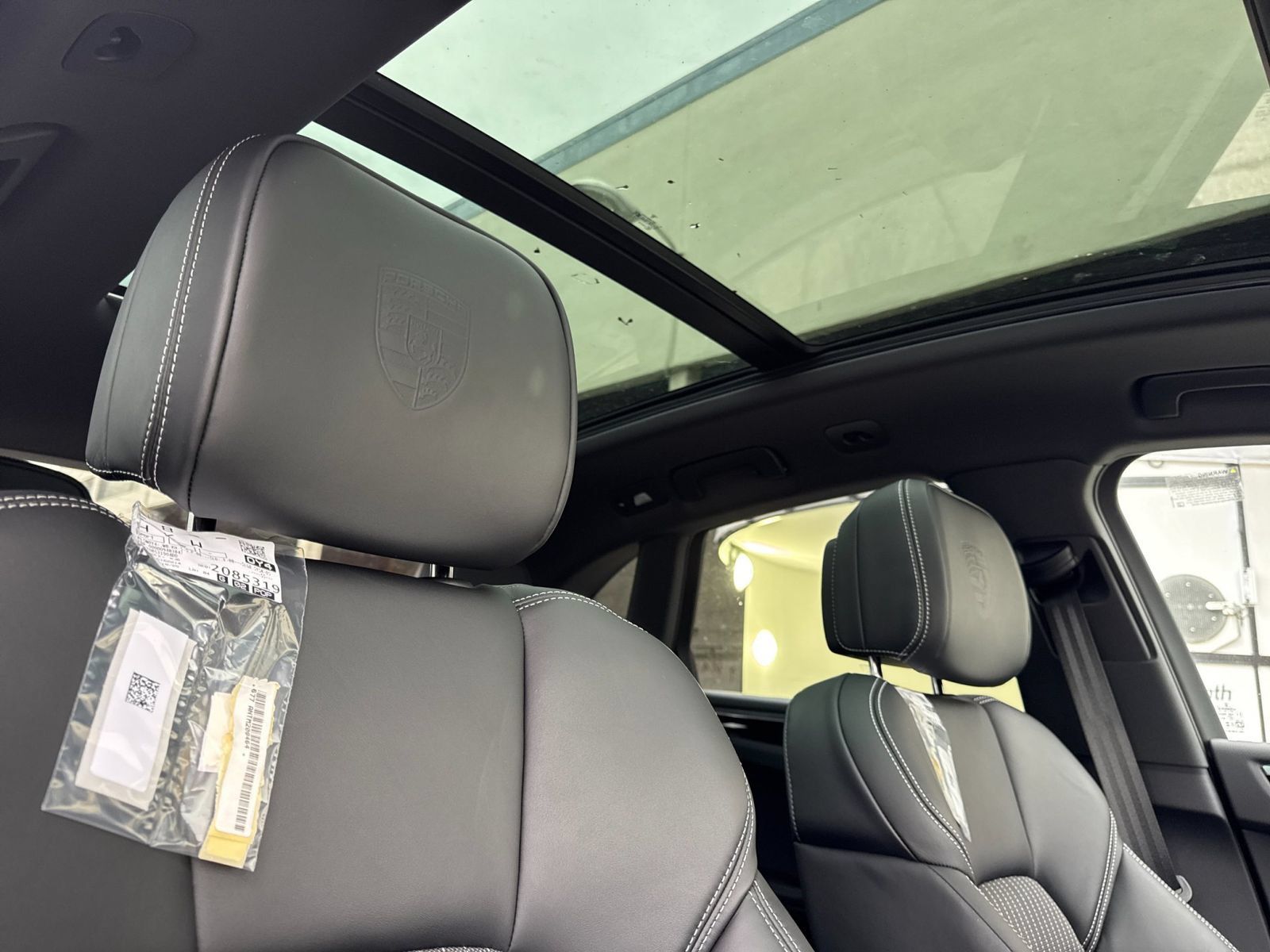 Certified 2026 Porsche Macan Turbo AWD/4WD image 19