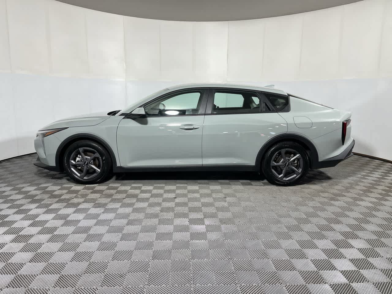 Used 2025 Kia K4 FWD image 5