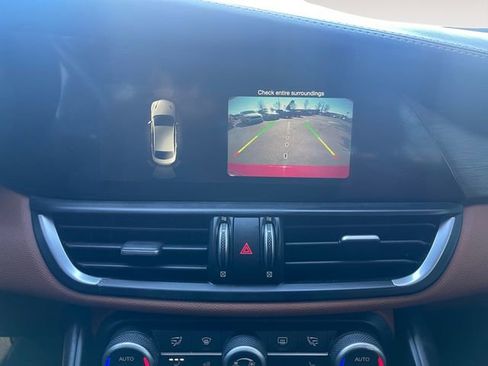 Used 2018 Alfa Romeo Giulia Ti w/ Quick Order Package 22X Lusso image 17