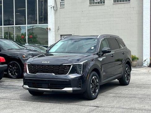 Certified 2025 Kia Sorento S w/ Panoramic Sunroof Package AWD/4WD image 5