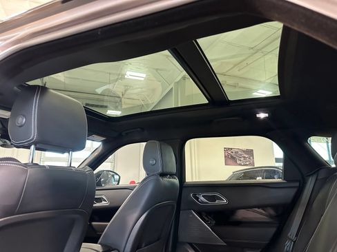 Used 2022 Land Rover Range Rover Velar R-Dynamic S AWD/4WD image 36