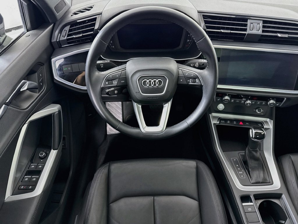 Used 2020 Audi Q3 2.0T Premium w/ Convenience Package AWD/4WD image 10