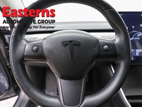 Used 2018 Tesla Model 3 Long Range RWD image 10