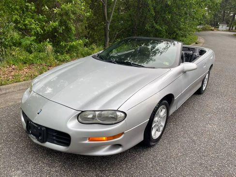 Used 2002 Chevrolet Camaro LT image 2