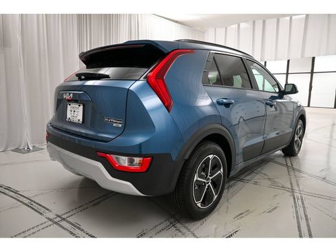 New 2026 Kia Niro EX FWD image 7