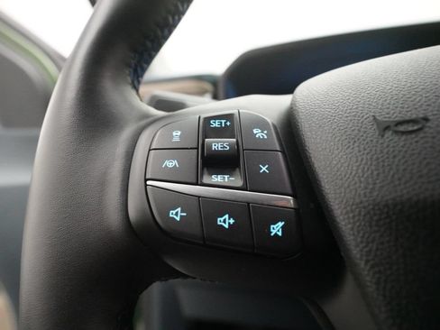 Used 2025 Ford Maverick Lariat AWD/4WD image 17