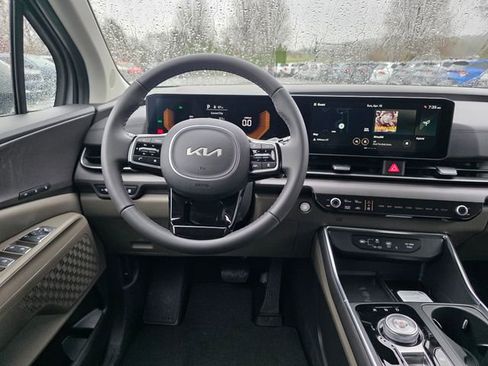 New 2026 Kia Carnival EX FWD image 20