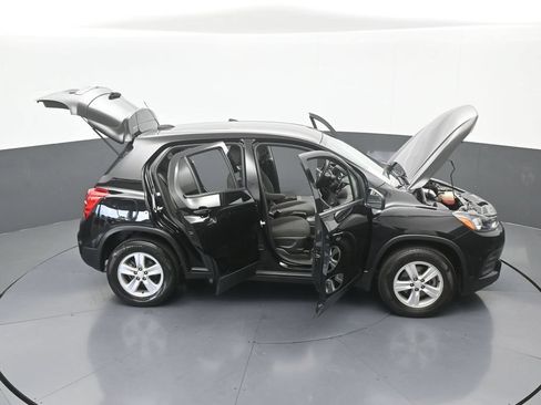 Used 2022 Chevrolet Trax LS w/ Tint and Cruise Package AWD/4WD image 53