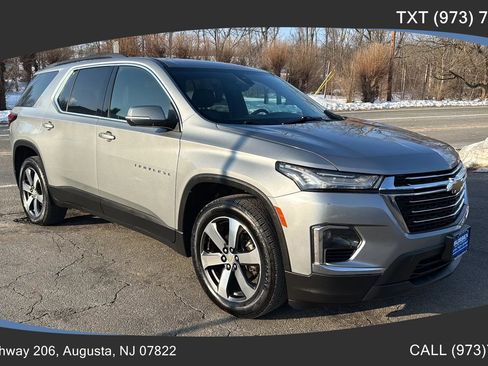 Used 2023 Chevrolet Traverse LT w/ LT Premium Package image 1