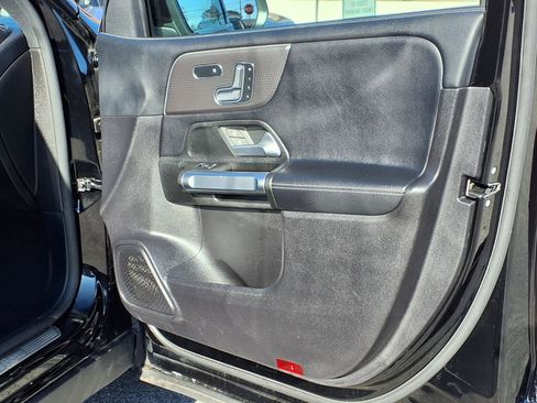 Used 2021 Mercedes-Benz GLB 250 BASE 4MATIC image 12