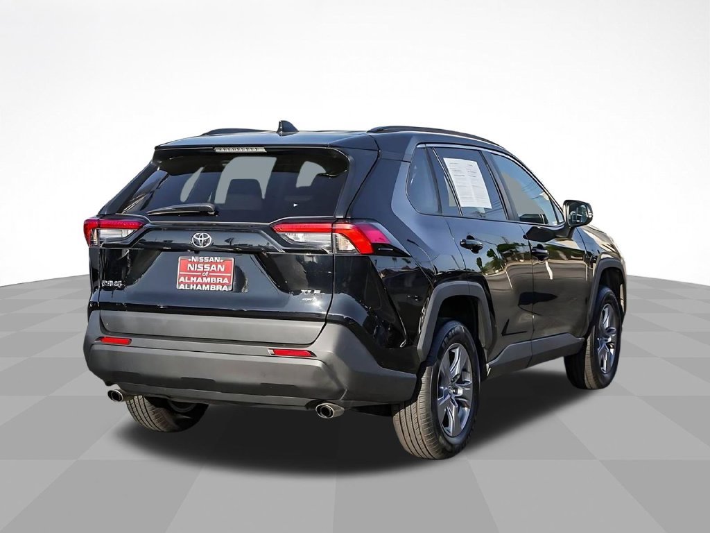 Used 2024 Toyota RAV4 XLE AWD/4WD image 7