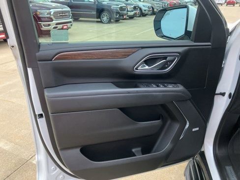 Used 2023 Chevrolet Tahoe High Country image 9