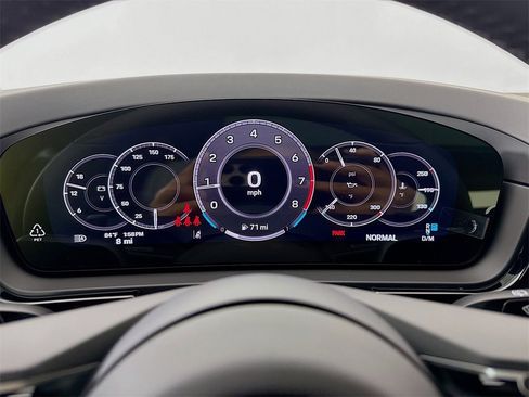 New 2026 Porsche Cayenne image 16