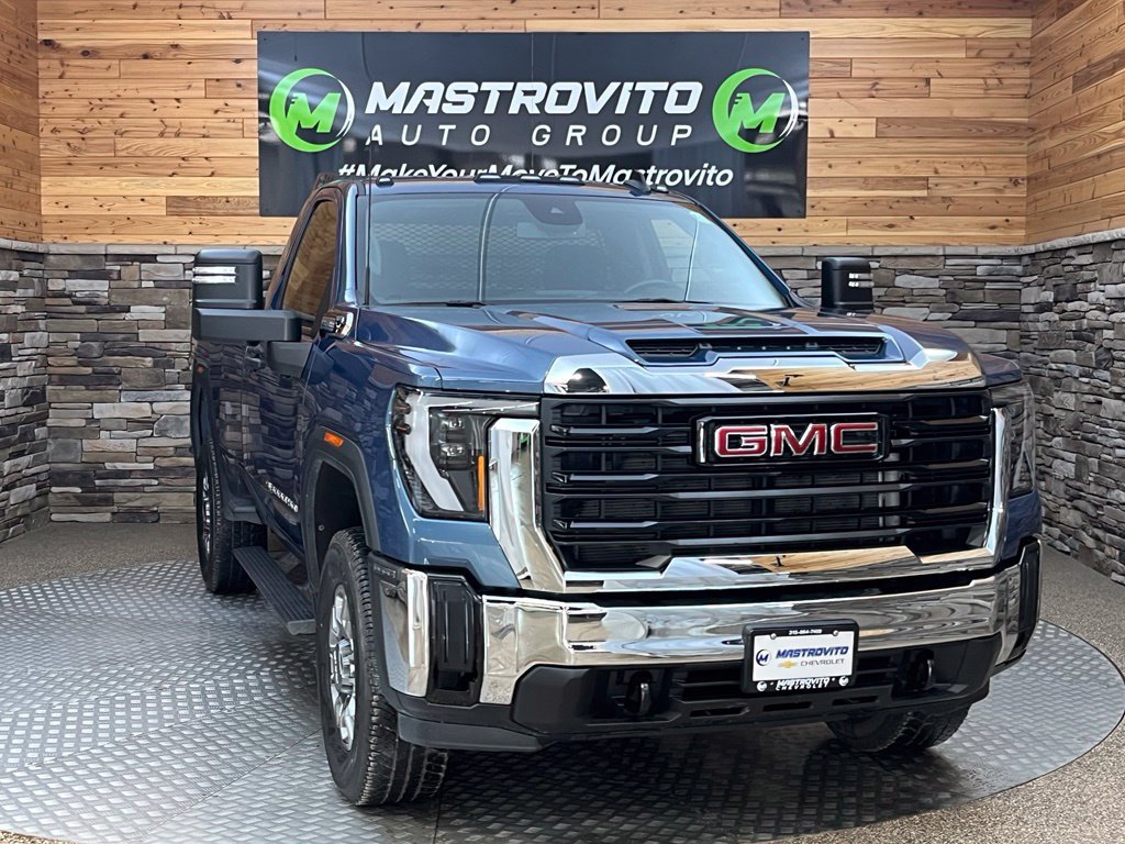 Used 2025 GMC Sierra 3500 Pro AWD/4WD image 2
