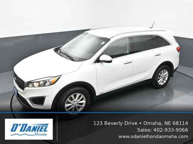 Used 2017 Kia Sorento AWD image 16