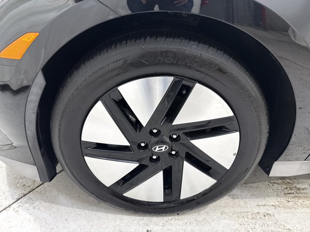Used 2024 Hyundai Ioniq 6 SE AWD/4WD image 30