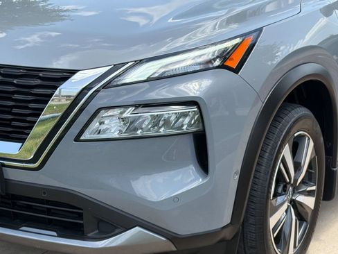 Used 2023 Nissan Rogue SL w/ SL Premium Package FWD image 11