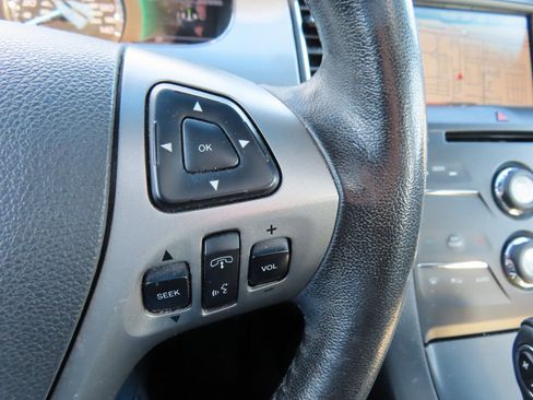 Used 2015 Ford Taurus SEL w/ Equipment Group 201A image 18