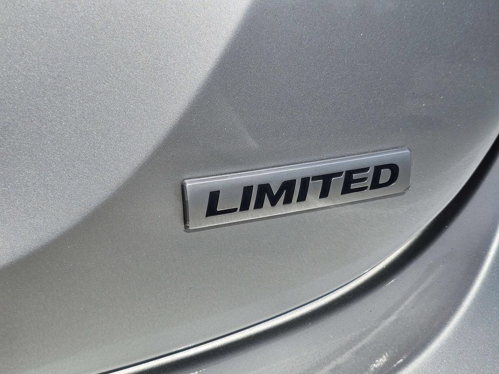 Used 2012 Hyundai Elantra Limited w/ Technology Pkg 5 FWD image 13