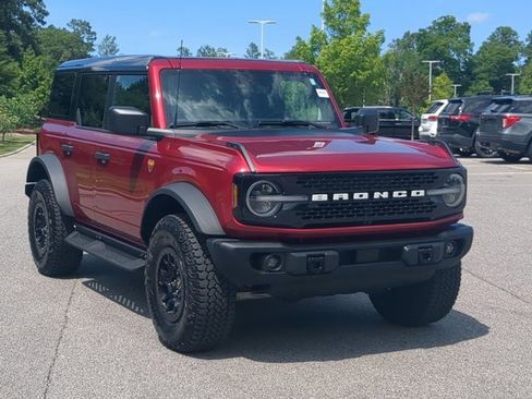 Certified 2025 Ford Bronco Badlands w/ Sasquatch Package AWD/4WD image 2