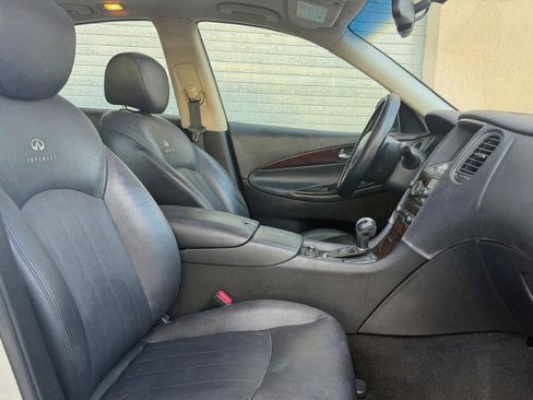 Used 2010 INFINITI EX35 Journey RWD image 18