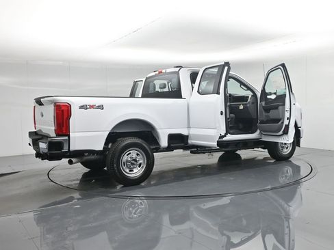 Used 2026 Ford F250 XL w/ FX4 Off-Road Package image 5