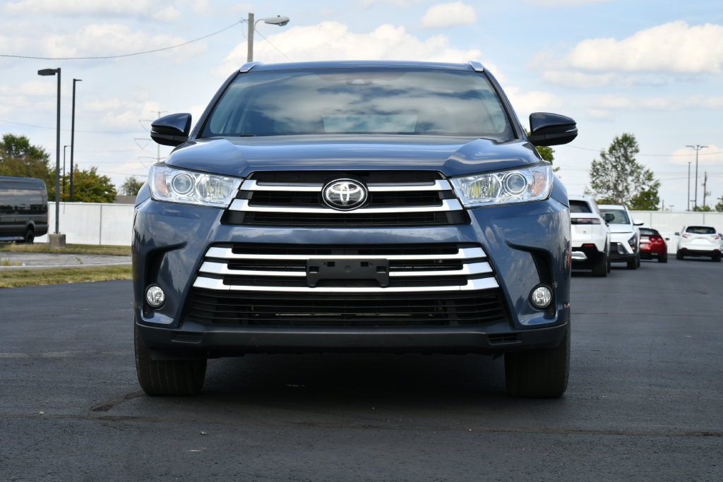Used 2018 Toyota Highlander XLE AWD/4WD image 2