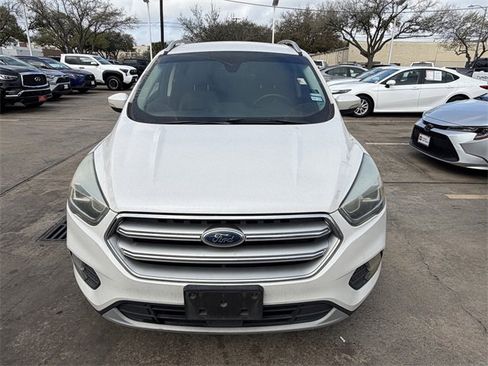 Used 2017 Ford Escape Titanium image 2