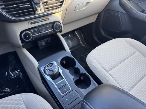Used 2022 Ford Escape SE w/ Convenience Package image 30