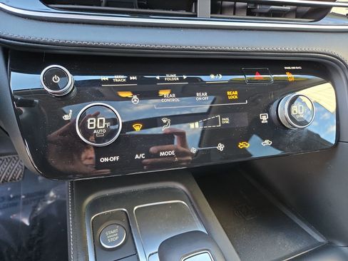 Used 2025 INFINITI QX60 Pure image 29