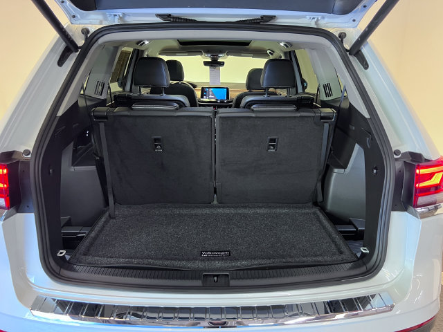 Certified 2026 Volkswagen Atlas SE FWD image 5