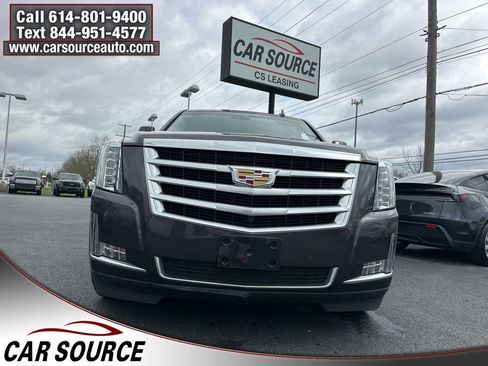 Used 2016 Cadillac Escalade Luxury image 3