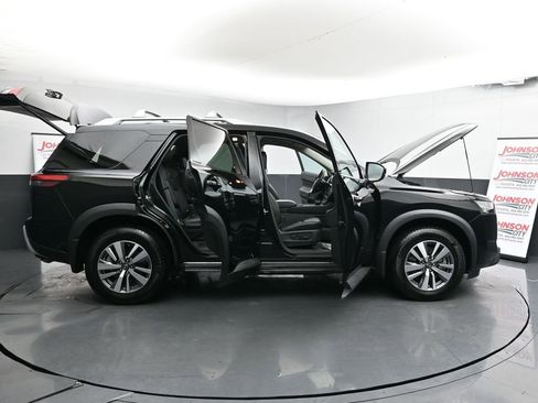 Used 2023 Nissan Pathfinder SL image 37