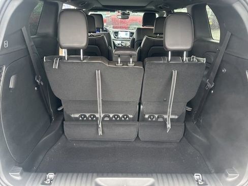 New 2026 Chrysler Pacifica Limited image 18
