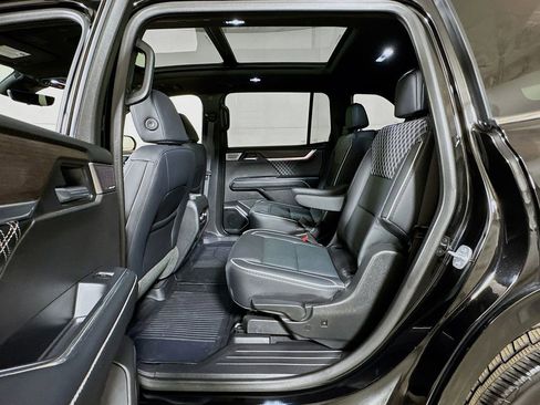 Certified 2025 GMC Acadia Denali w/ Super Cruise Package image 24