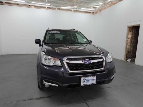 Used 2018 Subaru Forester 2.5i Limited AWD/4WD image 3