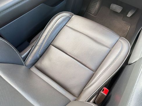 Used 2022 GMC Yukon XL Denali w/ Denali Premium Package image 29