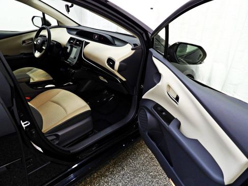 Used 2016 Toyota Prius Three w/ Protection Package FWD image 12