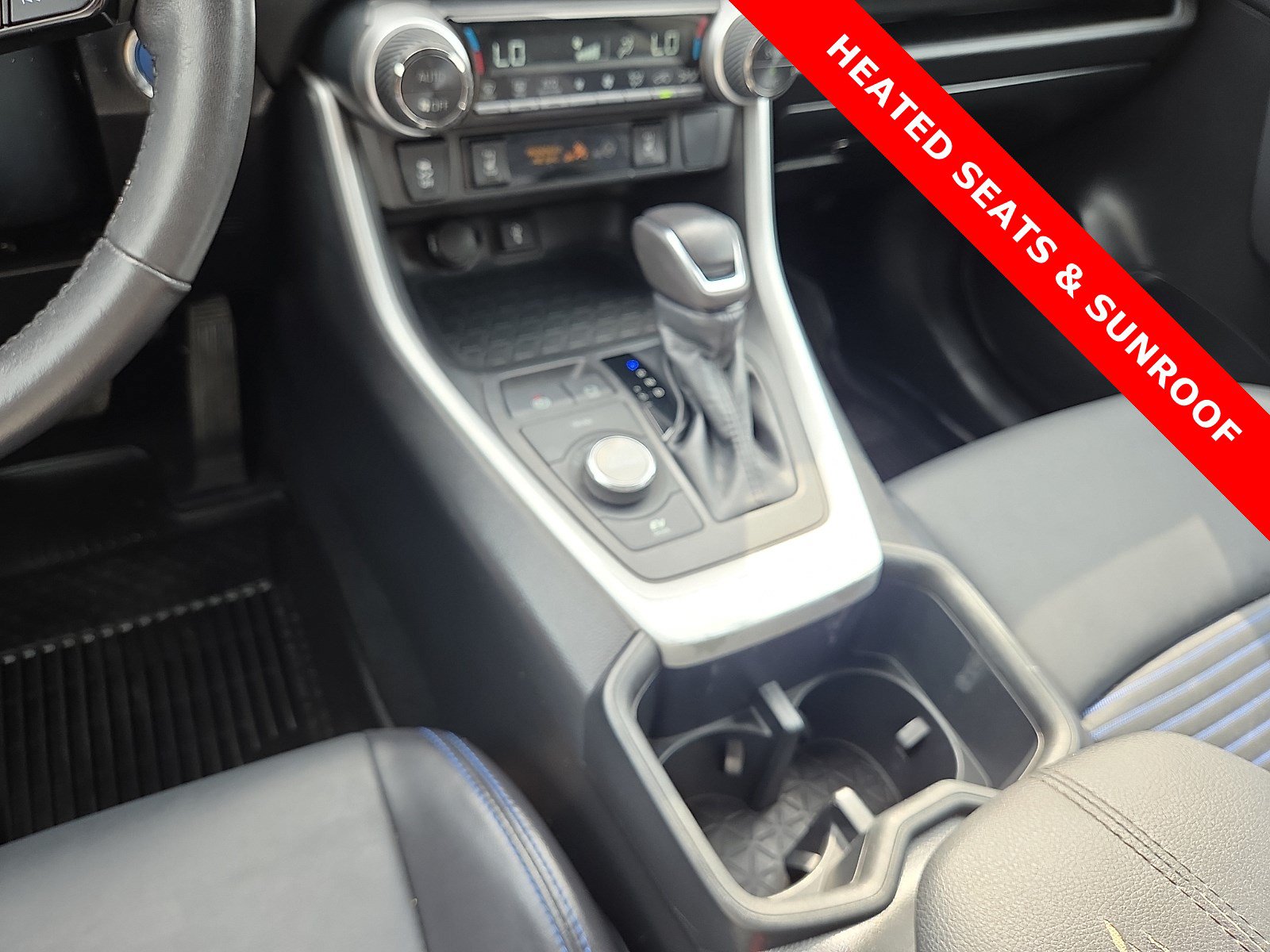 Used 2022 Toyota RAV4 XSE AWD/4WD image 25