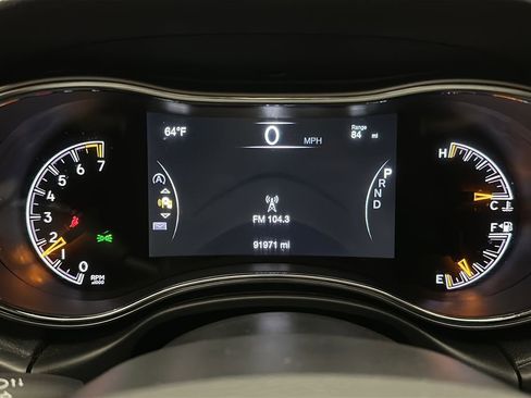 Used 2020 Jeep Grand Cherokee Limited w/ Luxury Group II image 24