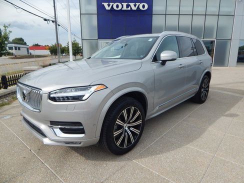 Certified 2025 Volvo XC90 B6 Plus image 2