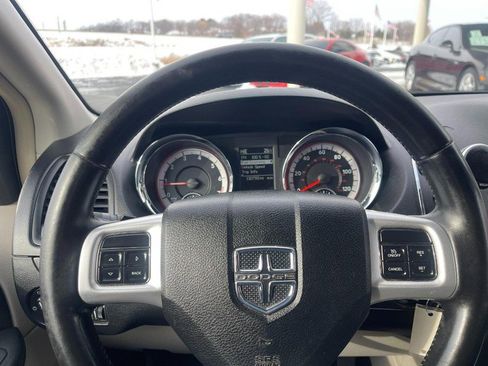 Used 2011 Dodge Grand Caravan Crew image 19